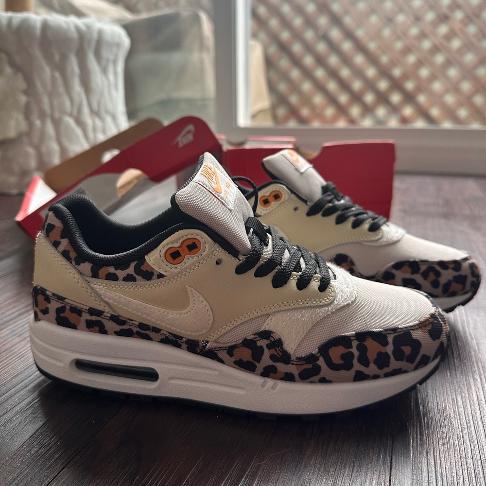 Nike Women's Cream and Black Leopard Sneakers